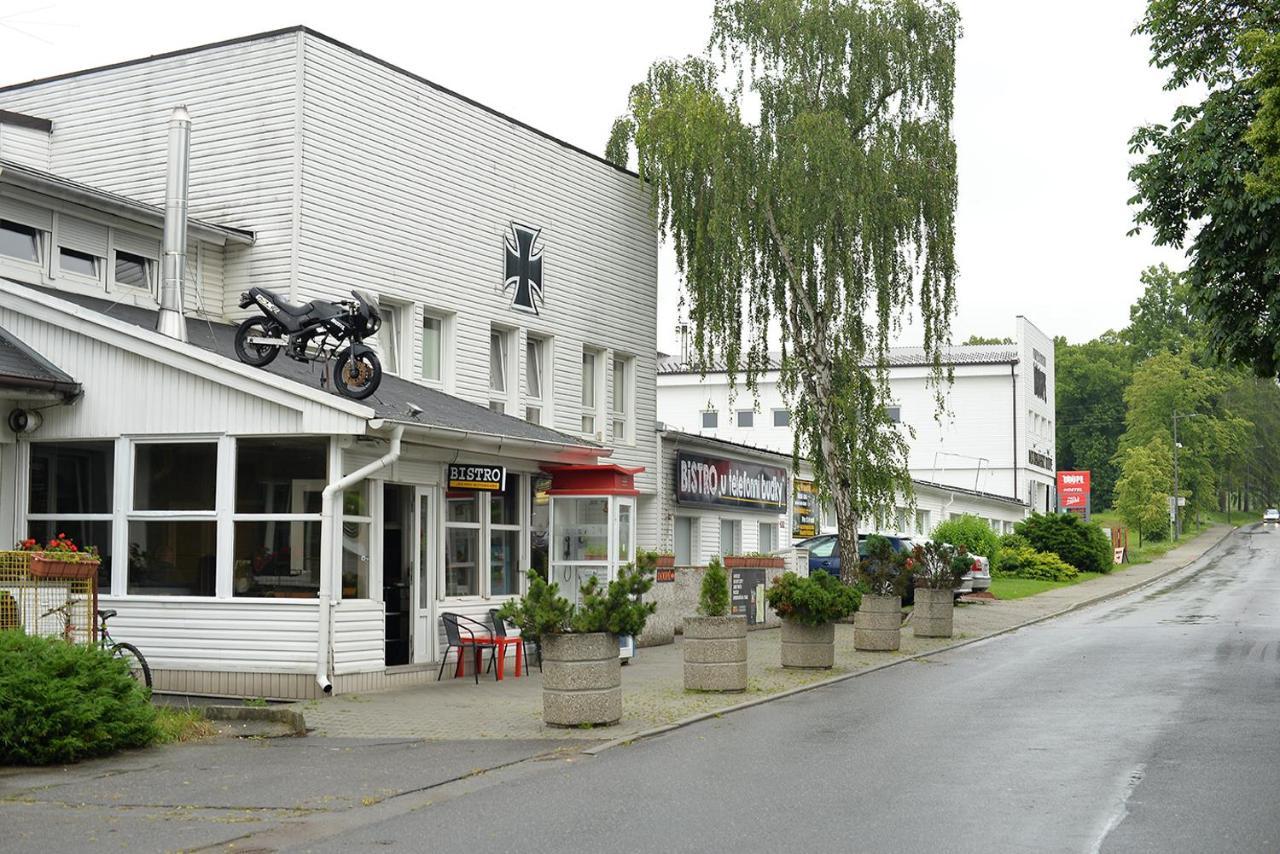 Hostel Doupe Humpolec Buitenkant foto